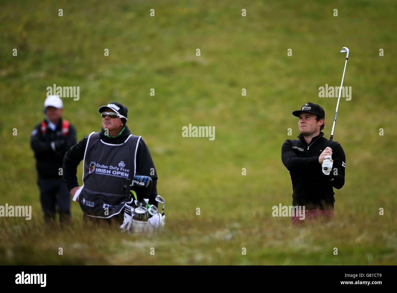 Golf - Dubai Duty Free Irish Open - Tag 3 - Royal County Down Golf Club. Tyrrell Hatton auf dem 3. Fairway am dritten Tag der Dubai Duty Free Irish Open im Royal County Down Golf Club, Newcastle. Stockfoto
