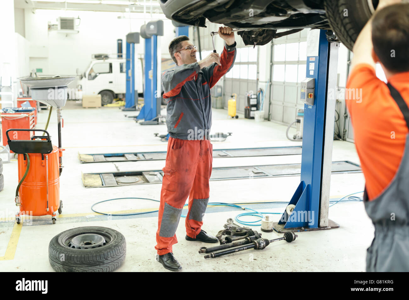 Kfz werkstaette -Fotos und -Bildmaterial in hoher Auflösung – Alamy