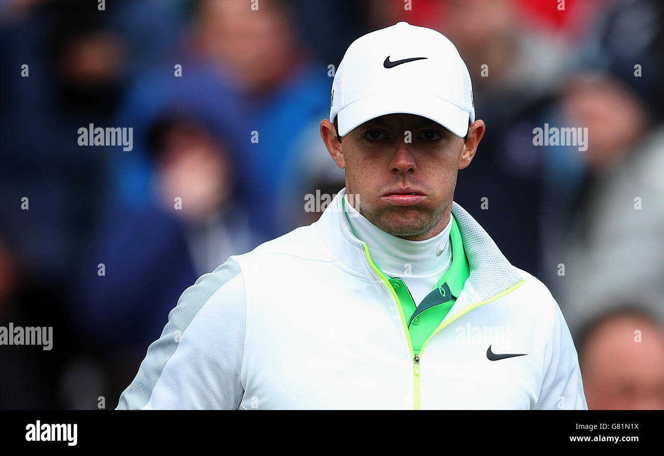 Golf - Dubai Duty Free Irish Open - Tag 2 - Royal County Down Golf Club. Rory McIlroy auf dem 18. Green am zweiten Tag der Dubai Duty Free Irish Open im Royal County Down Golf Club, Newcastle. Stockfoto