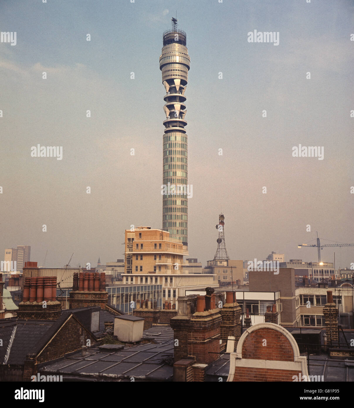 Gebäude und Sehenswürdigkeiten - The Post Office Tower - London. 2.5 Millionen und wurde in diesem Jahr fertiggestellt. Stockfoto