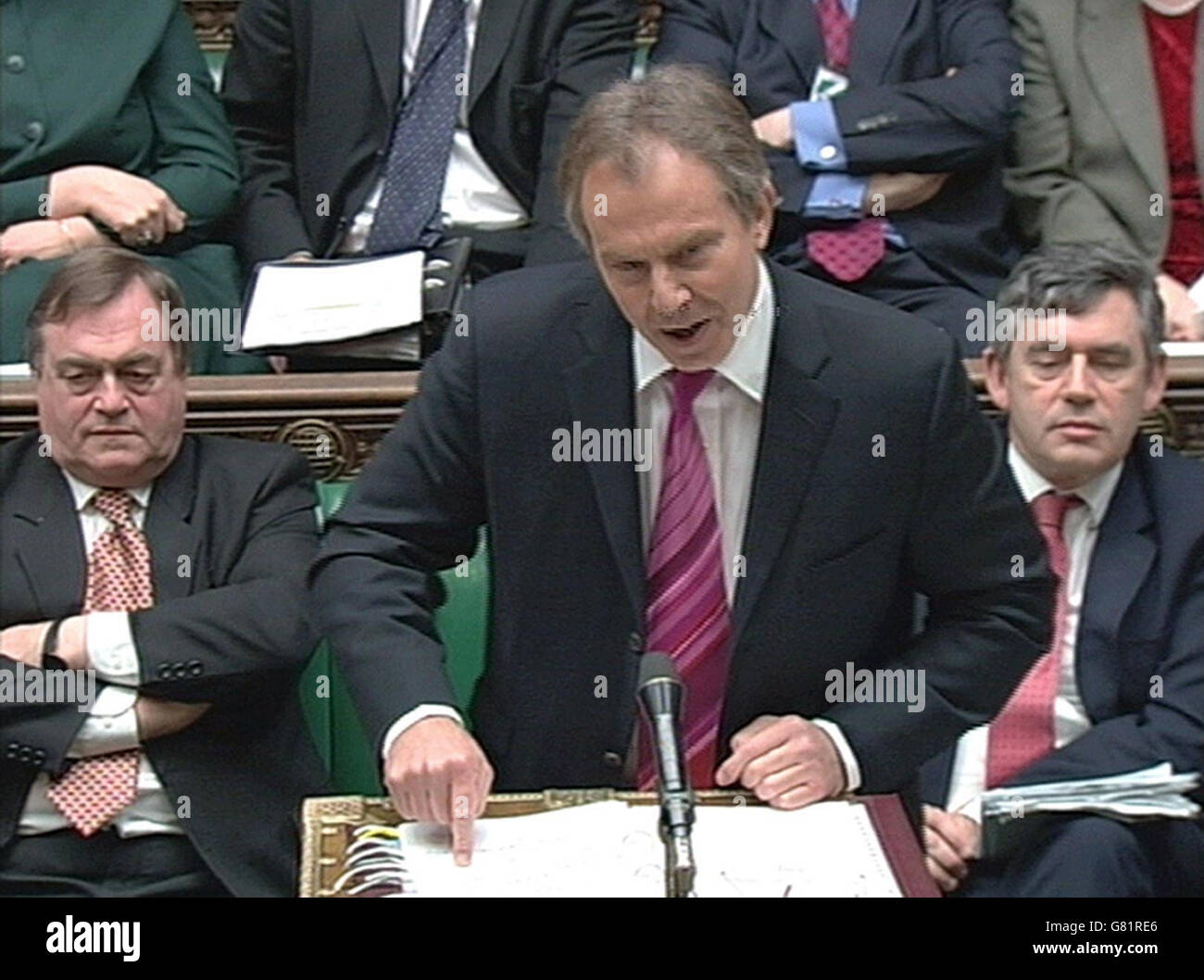 Der britische Premierminister Tony Blair während der letzten Fragestunde vor den Parlamentswahlen. Stockfoto