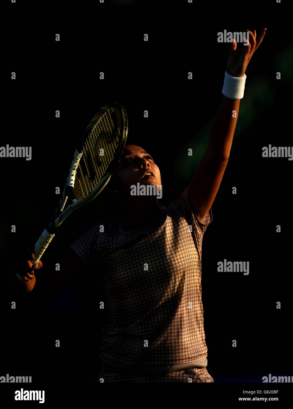 Tennis - 2015 Aegon Open Nottingham - Tag Vier - Nottingham Tennis Center. Zarina Diyas im Kampf gegen Sachia Vickery Stockfoto