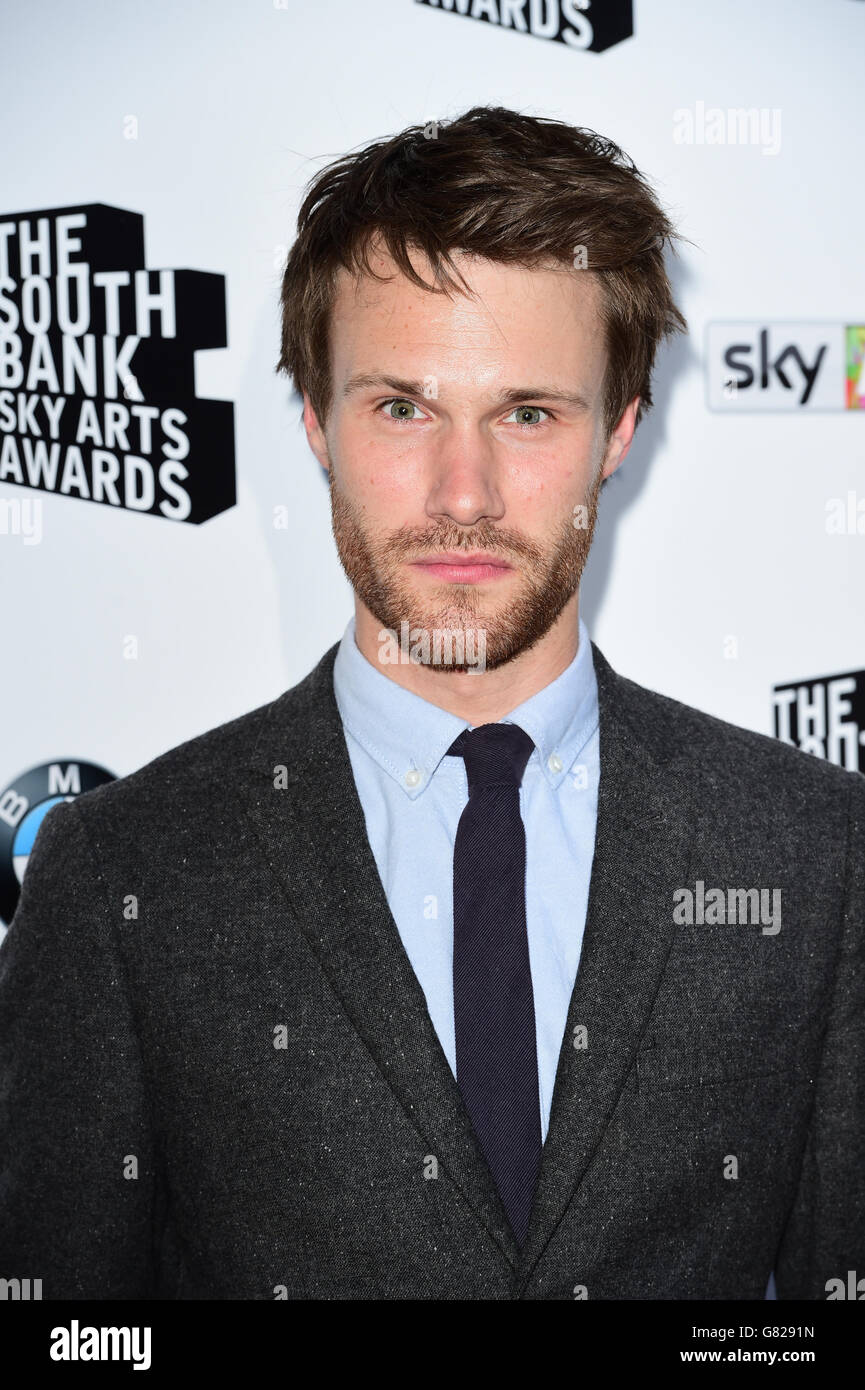 Hugh Skinner nimmt an den South Bank Sky Arts Awards im Savoy Hotel, London, Teil. DRÜCKEN SIE VERBANDSFOTO. Bilddatum: Sonntag, 7. Juni 2015. Das Foto sollte lauten: Ian West/PA Wire Stockfoto