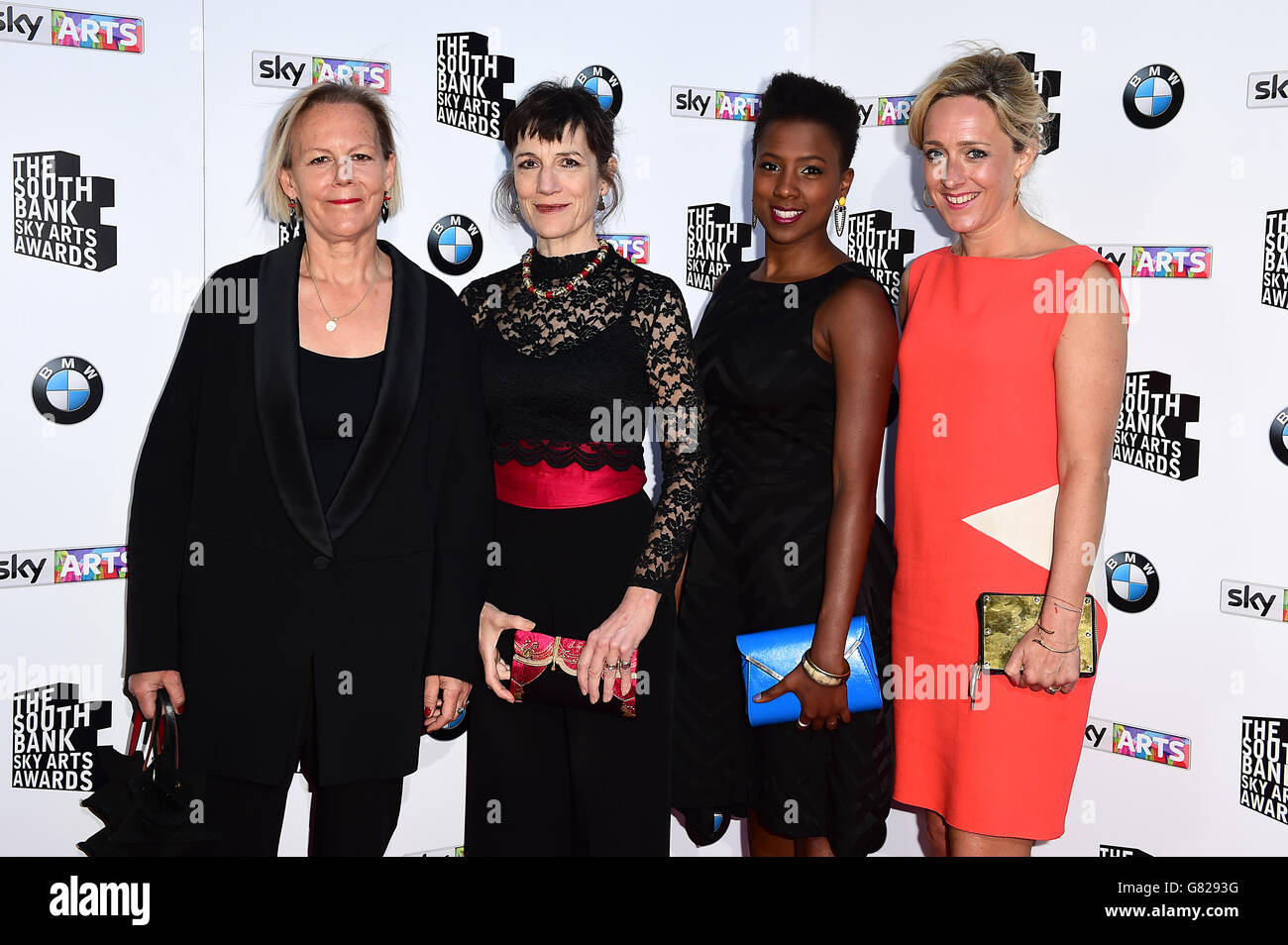 Phyllida Lloyd, Harriet Walter, Jade Anouka und Kate Pakenham bei den South Bank Sky Arts Awards im Savoy Hotel, London. DRÜCKEN SIE VERBANDSFOTO. Bilddatum: Sonntag, 7. Juni 2015. Das Foto sollte lauten: Ian West/PA Wire Stockfoto