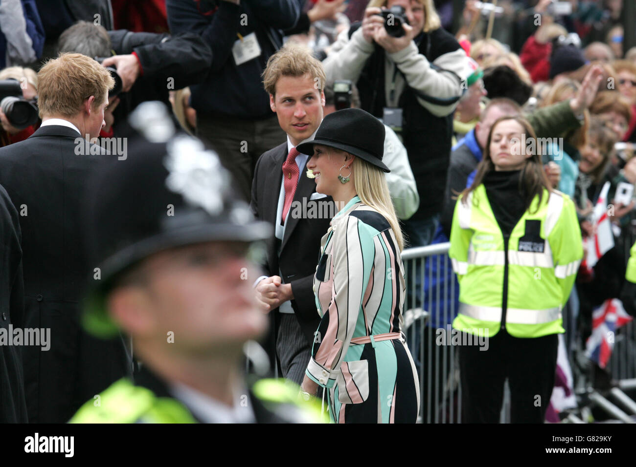 Royal Wedding - Hochzeit von Prinz Charles und Camilla Parker Bowles - standesamtliche Trauung - Windsor Guildhall Stockfoto