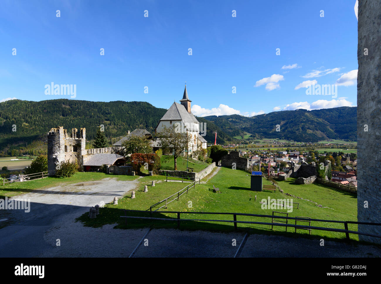 Petersberg Schloss, die Kirche Peterskirche, Friesach, Österreich, Kärnten, Carinthia, Stockfoto