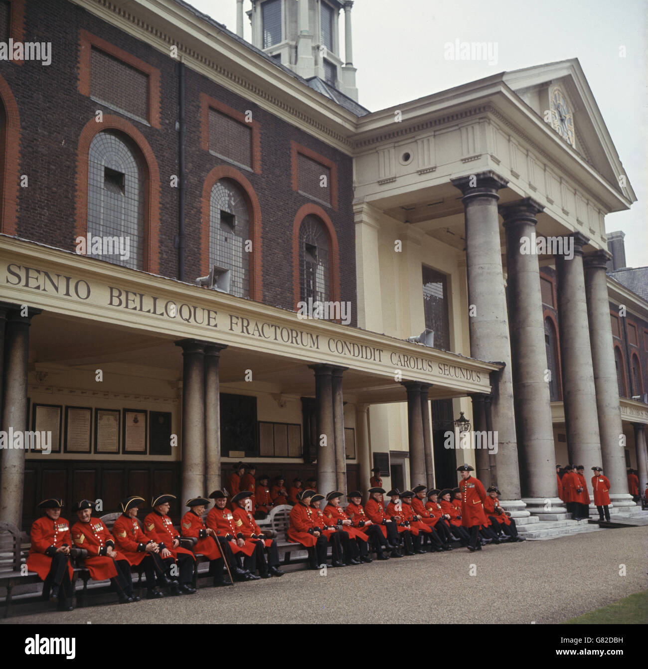 Sitzkontingent bei der jährlichen Founder's Day Parade im Royal Hospital, Chelsea, als die Queen Mother der Überprüfungsbeamte war. Stockfoto