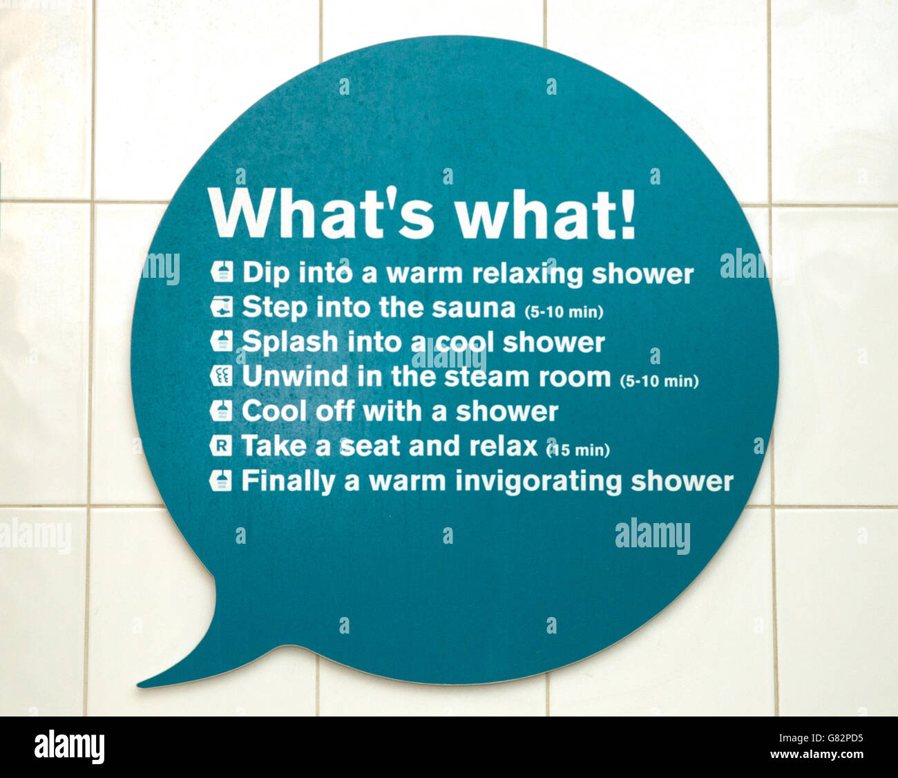 Eine Liste der verfügbaren Behandlungen in den Umkleidekabinen der Spieler Stockfoto