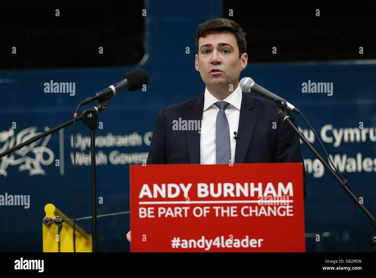 Andy Burnham, Kandidat der Labour-Führung, während einer Rede bei der Arriva-Zugwartung in Crewe, da die endgültige Besetzung der Kandidaten bei den Labour-Führungswahlen klar werden wird, wenn die Nominierungen für den Wettbewerb als Nachfolger von Ed Miliband an der Spitze der Opposition enden. Stockfoto