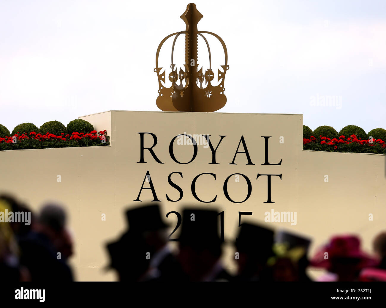 Royal Ascot Branding am ersten Tag des Royal Ascot Meetings 2015 auf der Ascot Racecourse, Berkshire. DRÜCKEN SIE VERBANDSFOTO. Bilddatum: Dienstag, 16. Juni 2015. Siehe PA Story RACING Ascot. Bildnachweis sollte lauten: David Davies/PA Wire. Stockfoto