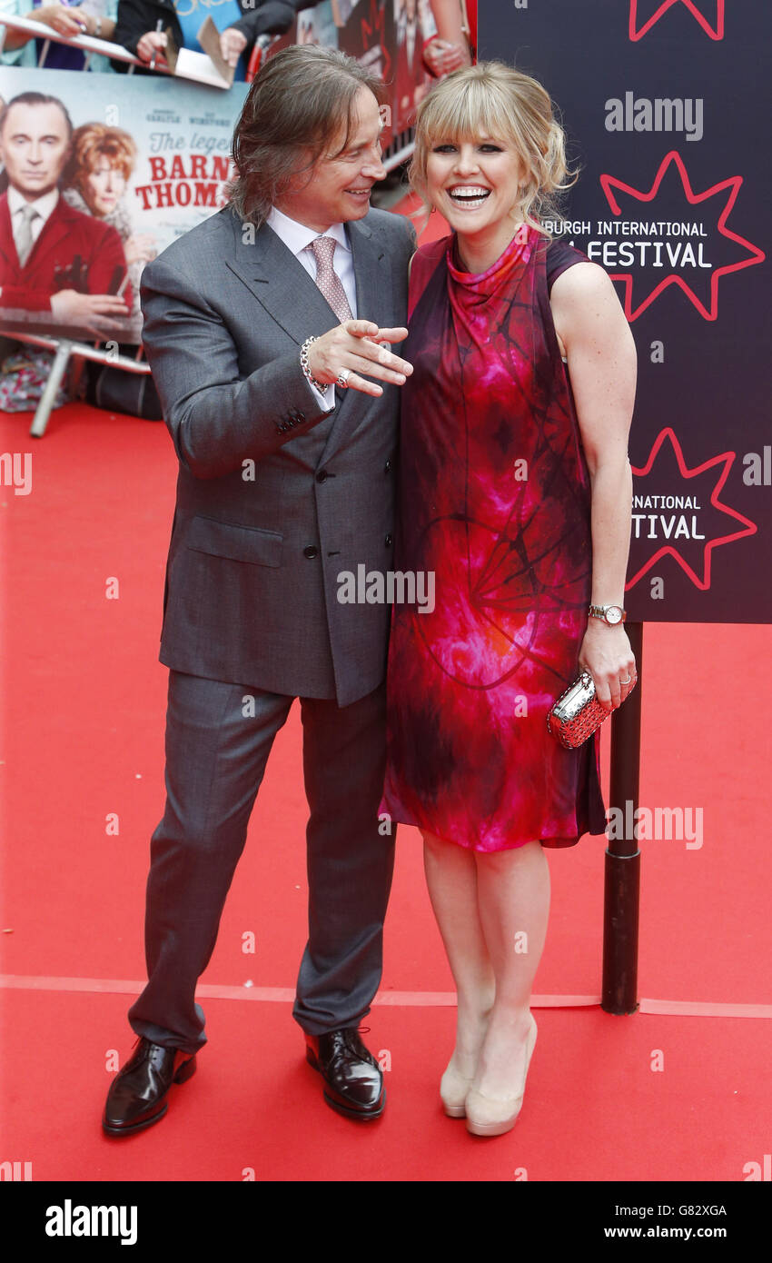 Robert Carlyle und Ashley Jensen (rechts) kommen zur Vorführung von The Legend of Barney Thomson am Eröffnungsabend des Edinburgh International Film Festival. DRÜCKEN Sie VERBANDSFOTO. Bilddatum: Mittwoch, 17. Juni 2015. Bildnachweis sollte lauten: Danny Lawson/PA Wire Stockfoto