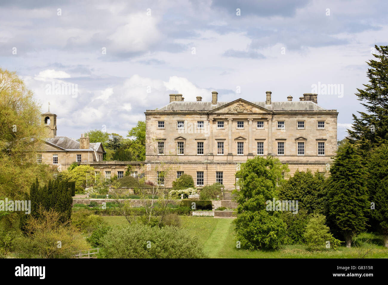 18. Jahrhundert Howick Hall (1782) Garten und Arboretum ist Stammsitz der Grafen Grey in der Nähe von Alnwick Northumberland England UK Stockfoto