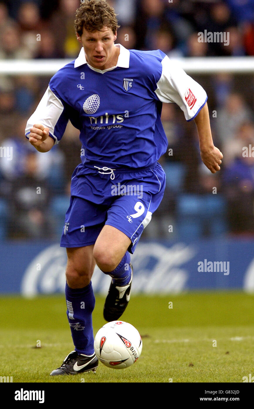 Fußball - Coca-Cola Football League Championship - Gillingham gegen Burnley - Priestfield Stadium. Darius Henderson, Gillingham Stockfoto