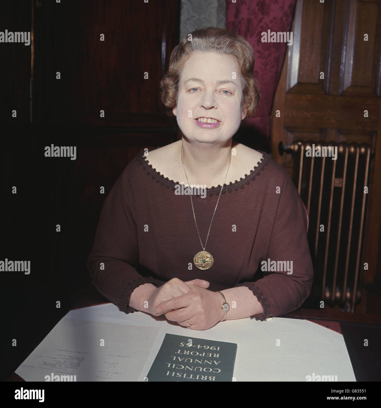 Eirene White, Arbeitsministerin im Auswärtigen Amt, abgebildet in ihrem Büro im Ministerium. Stockfoto