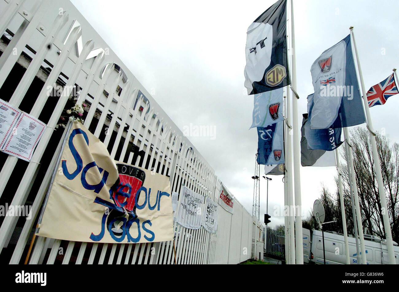 MG Rover Crisis – Werk Longbridge. Die Stimmung war an den Toren von MG Rover festgeklemmt. Stockfoto