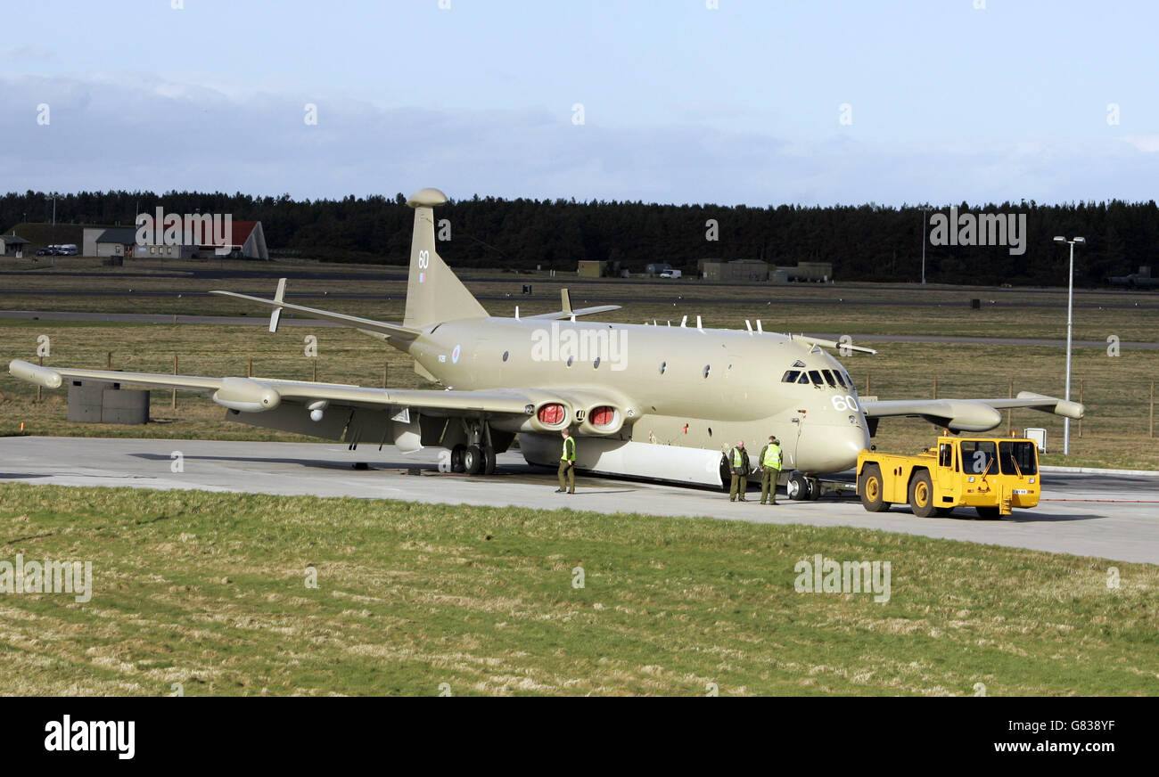 Nimrods, RAF Kinloss. Ein Nimrod auf dem Asphalt bei RAF Kinloss. Stockfoto