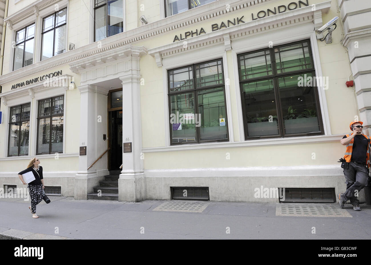 Gesamtansicht der Alpha Bank auf der 66 Cannon Street, London. Stockfoto