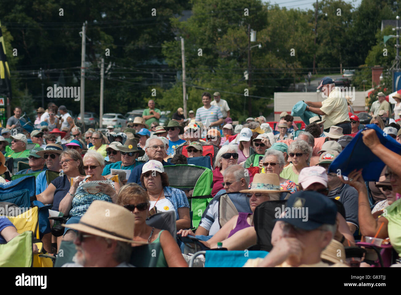 Publikum Musikgenuss beim American Folk Festival 2015, Bangor, ME Stockfoto