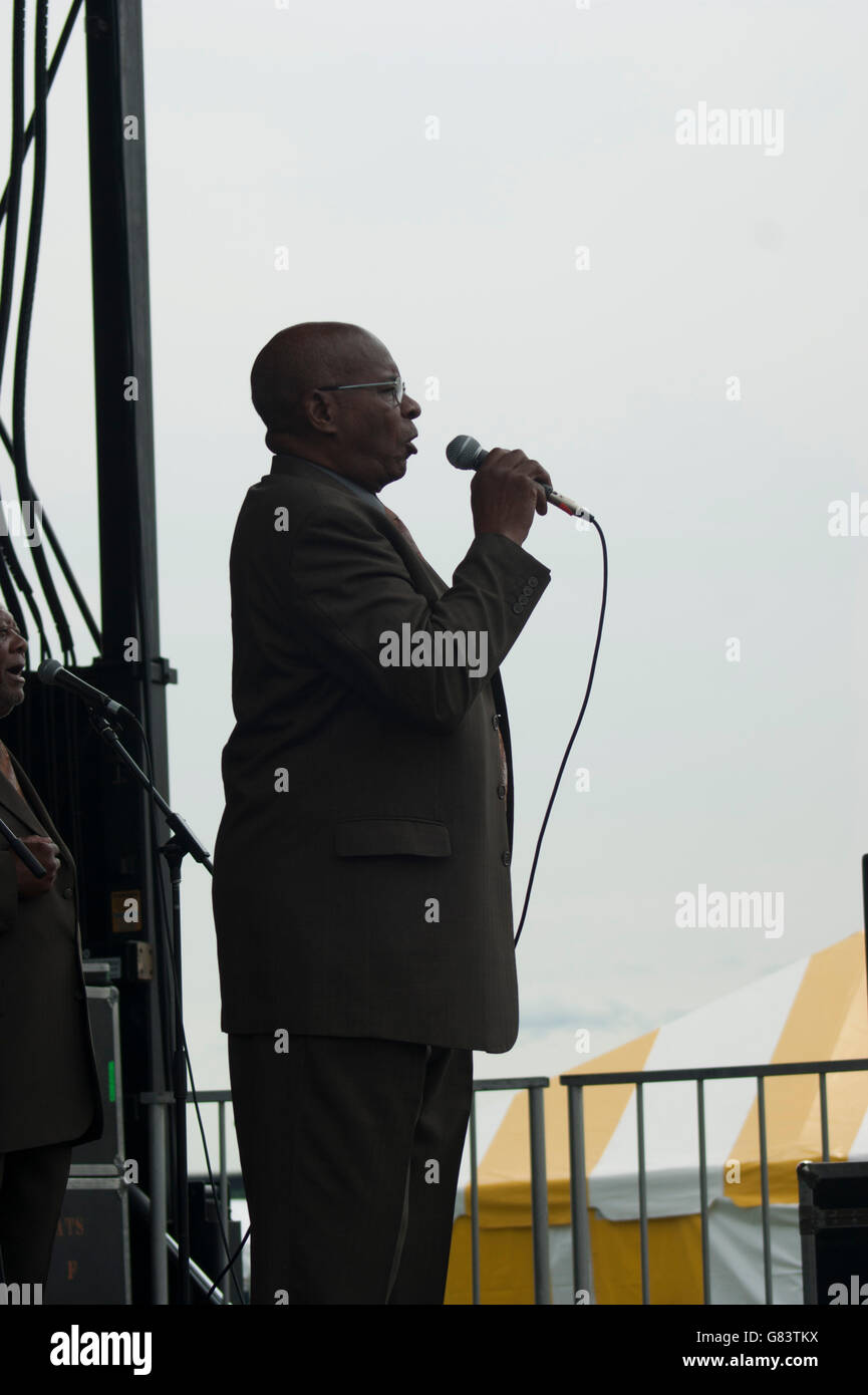 Sensationelle Royal-Lichter-Gospel-Gruppe auf dem Folk Festival 2015, Bangor, Maine, USA Stockfoto