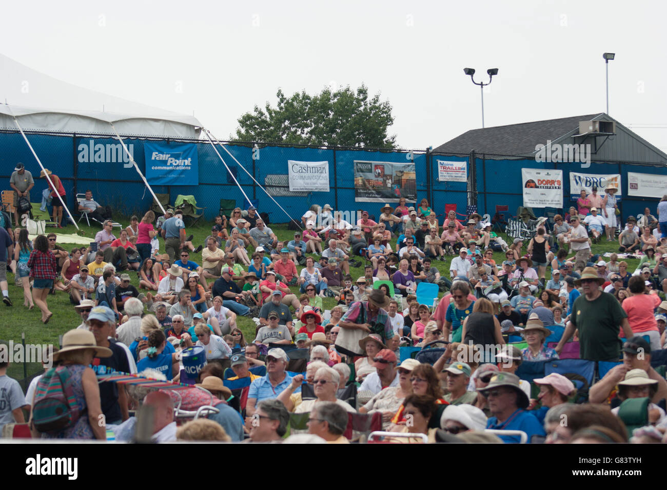 Publikum Musikgenuss beim American Folk Festival 2015, Bangor, ME Stockfoto