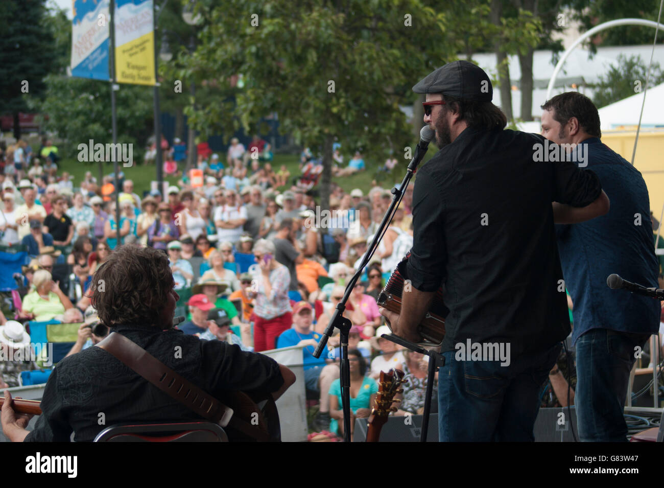 Quebecois Musiker De Temps Antan erklingt in 2015 American Folk Festival, Bangor, ME Stockfoto