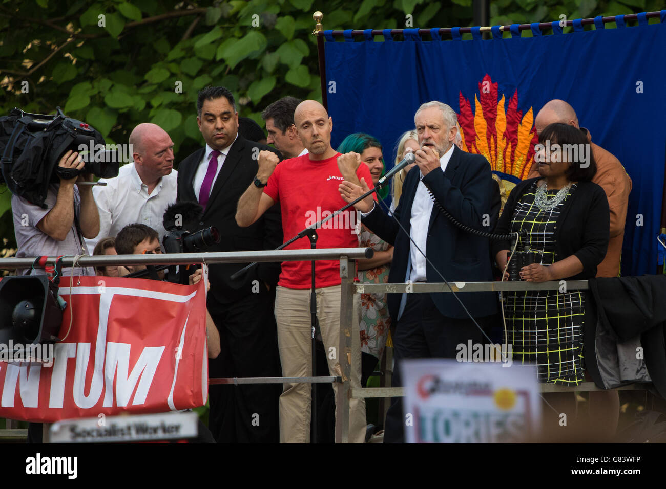 Jeremy Corbyn befasst sich mit die Dynamik-Rallye vor der PLP Misstrauensvotum. Stockfoto