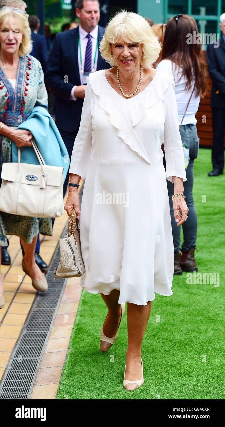 Die Herzogin von Cornwall nimmt an den Lawn Tennis Championships im All England Lawn Tennis Club in Wimbledon in London Teil. Stockfoto