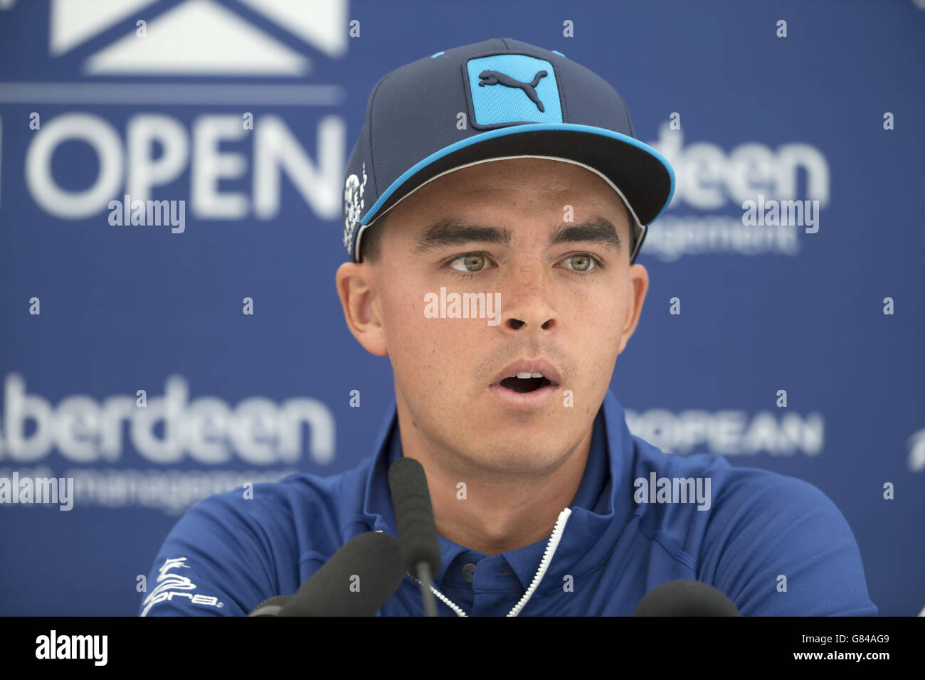 Der Amerikaner Rickie Fowler spricht mit den Medien während eines Vorschauungstages vor den Scottish Open im Gullane Golf Club, East Lothian. DRÜCKEN SIE VERBANDSFOTO. Bilddatum: Mittwoch, 8. Juli 2015. Siehe PA Geschichte GOLF Scottish Open. Der Bildnachweis sollte lauten: Kenny Smith/PA Wire. EINSCHRÄNKUNGEN: Nur für redaktionelle Zwecke. Keine kommerzielle Nutzung. Keine falsche kommerzielle Vereinigung. Keine Videoemulation. Keine Bildbearbeitung. Stockfoto