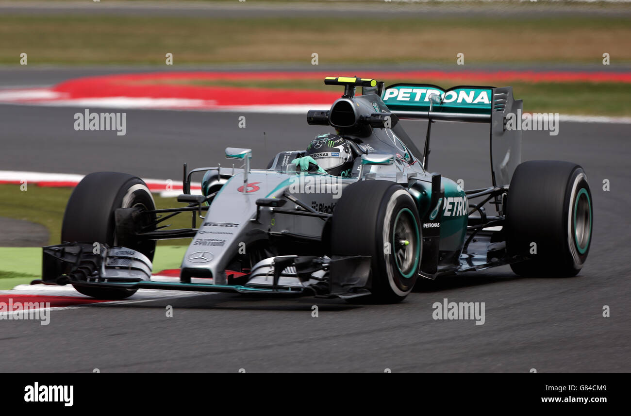 Mercedes Nico Rosberg während des Trainingstages für den Grand Prix von Großbritannien 2015 auf dem Silverstone Circuit, Towcester. Stockfoto