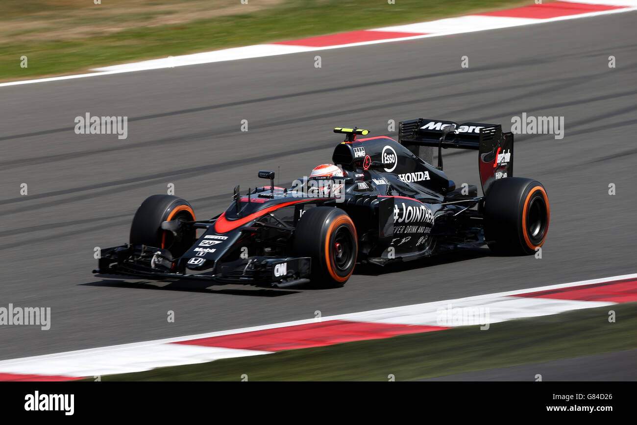 Die Jenson-Taste von McLaren Honda während des Trainingstages für den Großen Preis von Großbritannien 2015 auf dem Silverstone Circuit, Towcester. Stockfoto