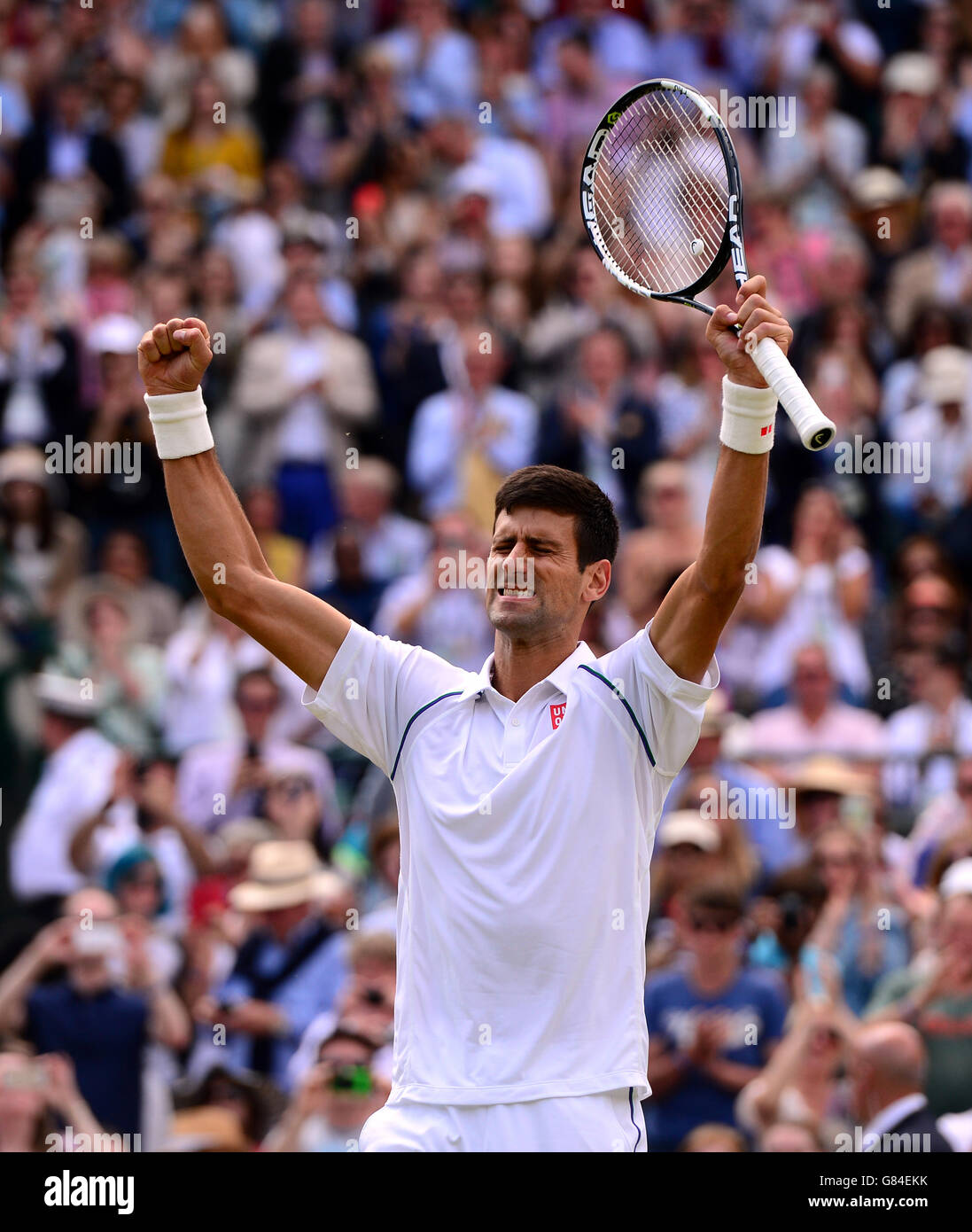 Novak Djokovic feiert den Sieg über Kevin Anderson am achten Tag der Wimbledon Championships beim All England Lawn Tennis and Croquet Club in Wimbledon. Stockfoto