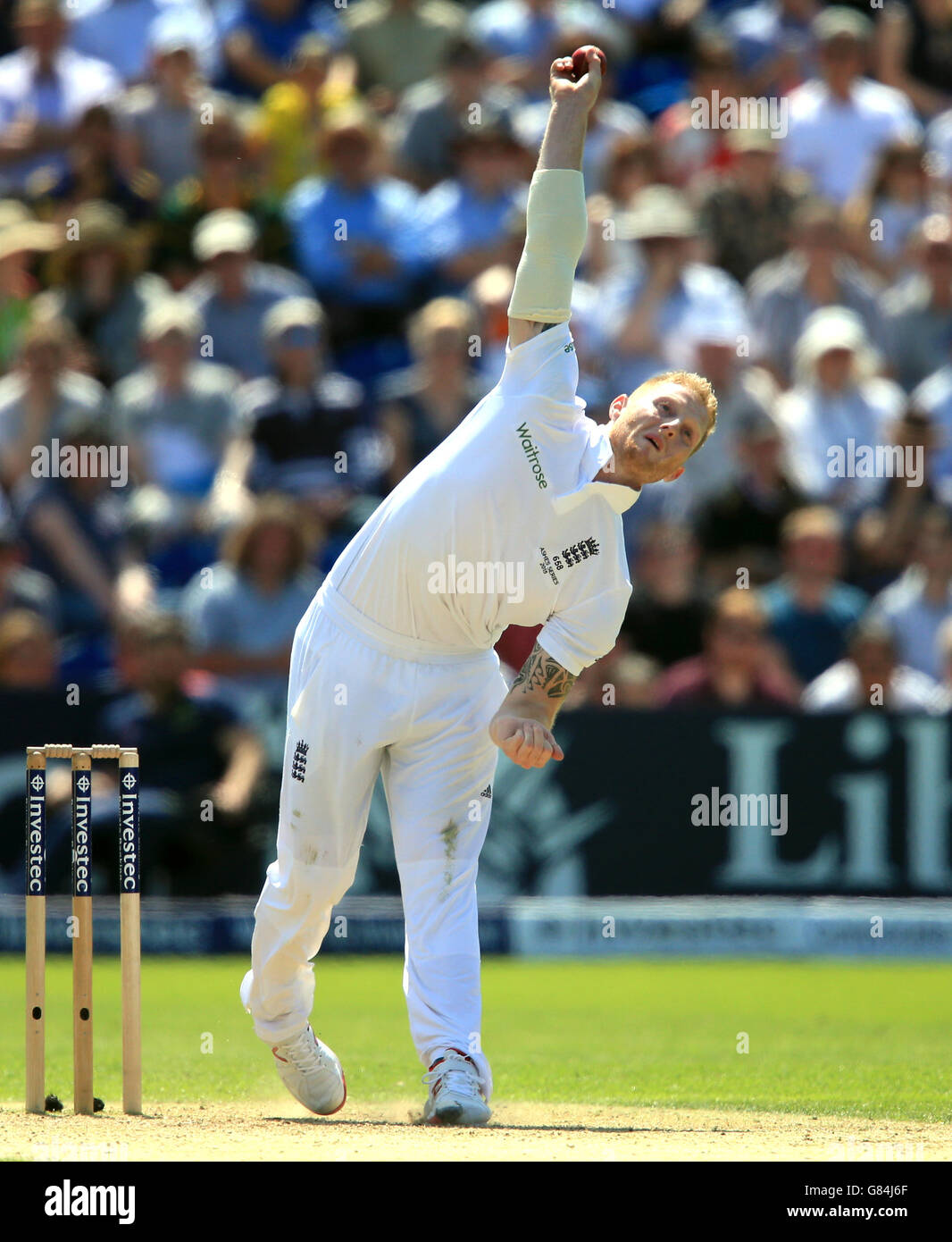 Cricket - erster Investec Ashes Test - England gegen Australien - Tag zwei - SWALEC Stadium. Englands Bowler Ben Stokes Stockfoto
