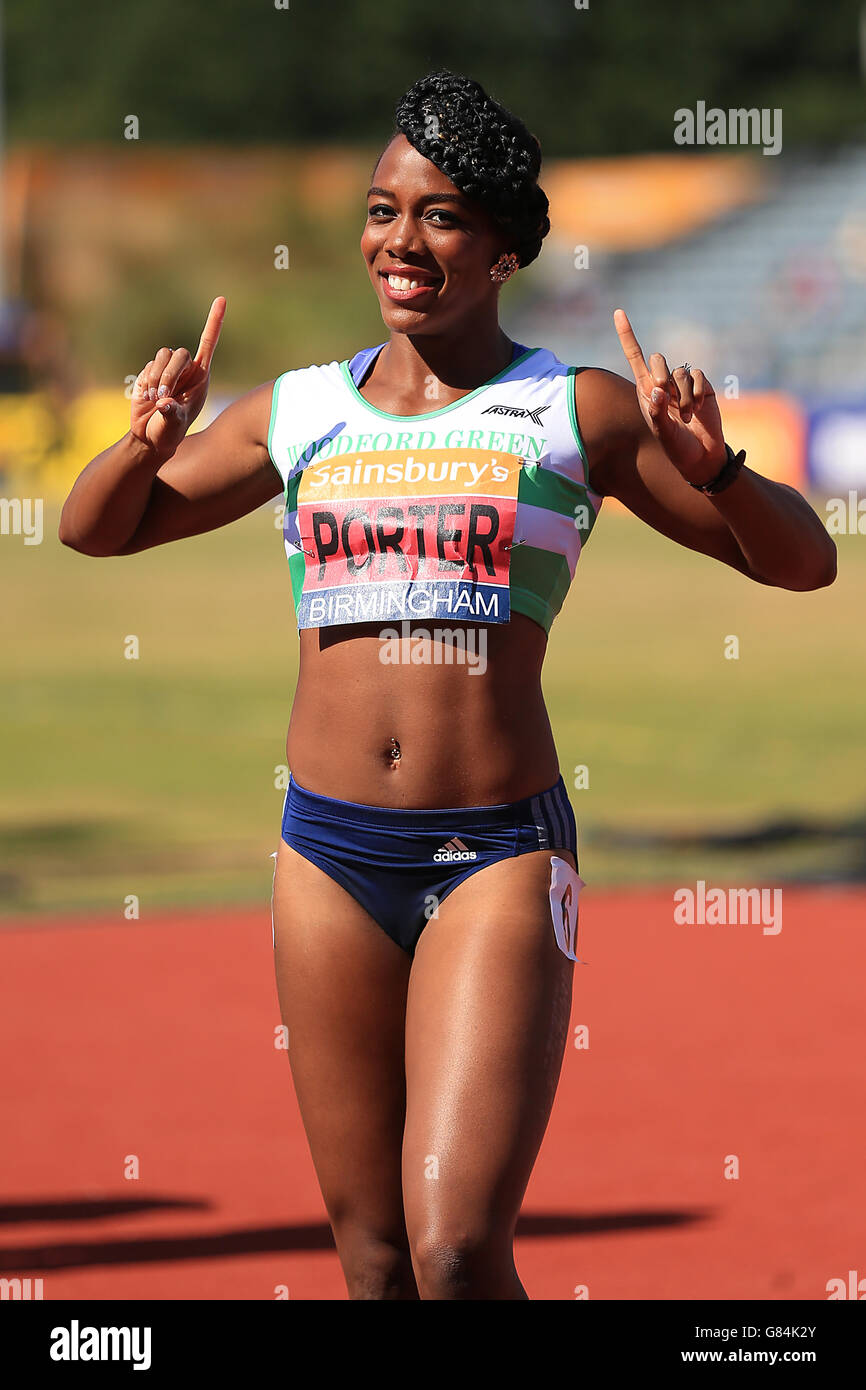 Tiffany Porter (Woodford) feiert den ersten Abschluss im Finale der Womens 100m Hürden. Stockfoto