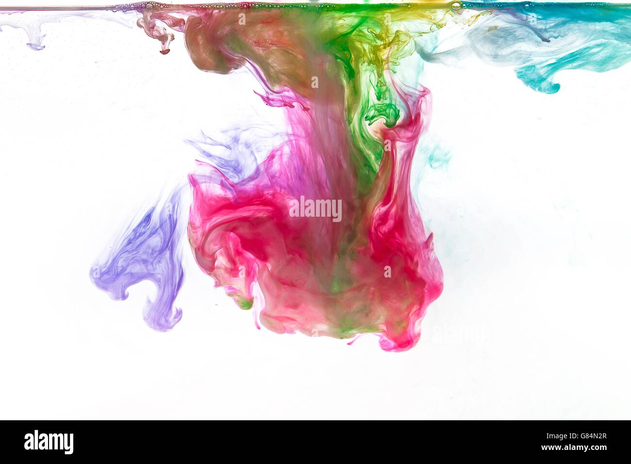 Acrylfarbe auflösen in Wasser Stockfoto