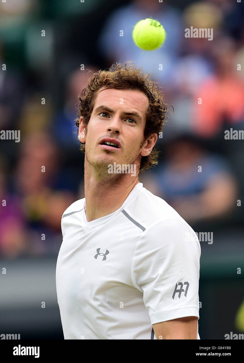 Andy Murray im Einsatz gegen Vasek Pospisil am 9. Tag der Wimbledon Championships beim All England Lawn Tennis und Croquet Club in Wimbledon. Stockfoto