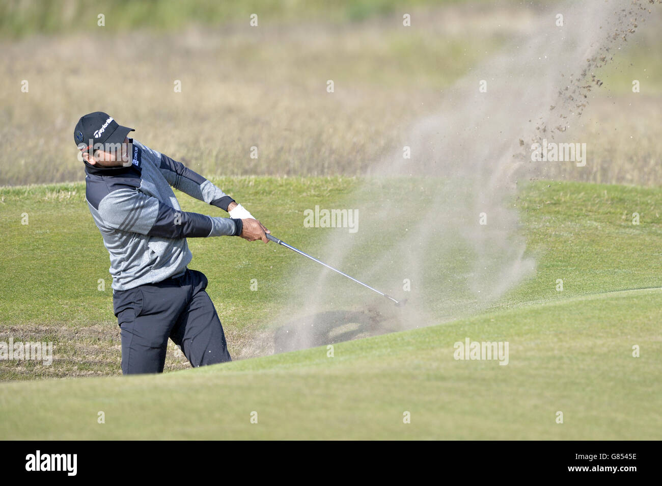 Golf - The Open Championship 2015 - Tag Drei - St Andrews. Der australische Jason Day spielt am 14. Tag der Open Championship 2015 in St. Andrews, Fife, aus einem Bunker. Stockfoto