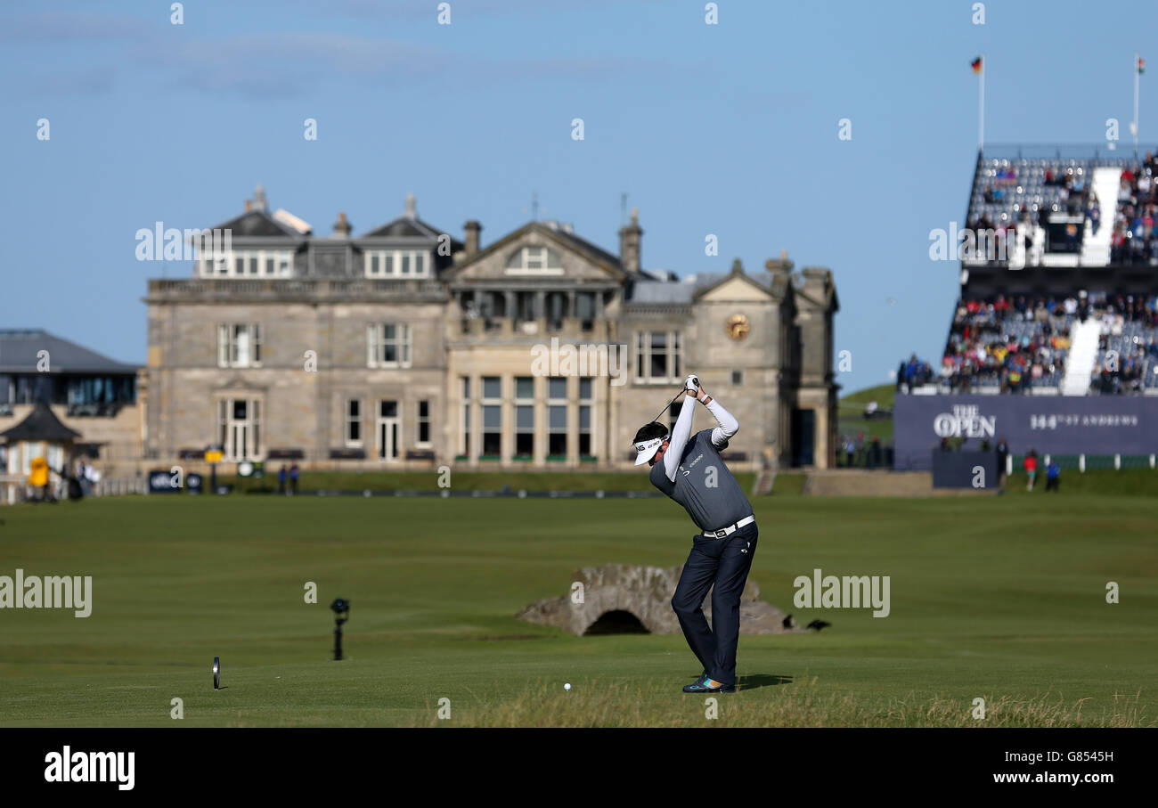 Golf - The Open Championship 2015 - Tag Drei - St Andrews. Am dritten Tag der Open Championship 2015 in St Andrews, Fife, schlägt die US-amerikanische Bubba Watson den 18. Ab. Stockfoto