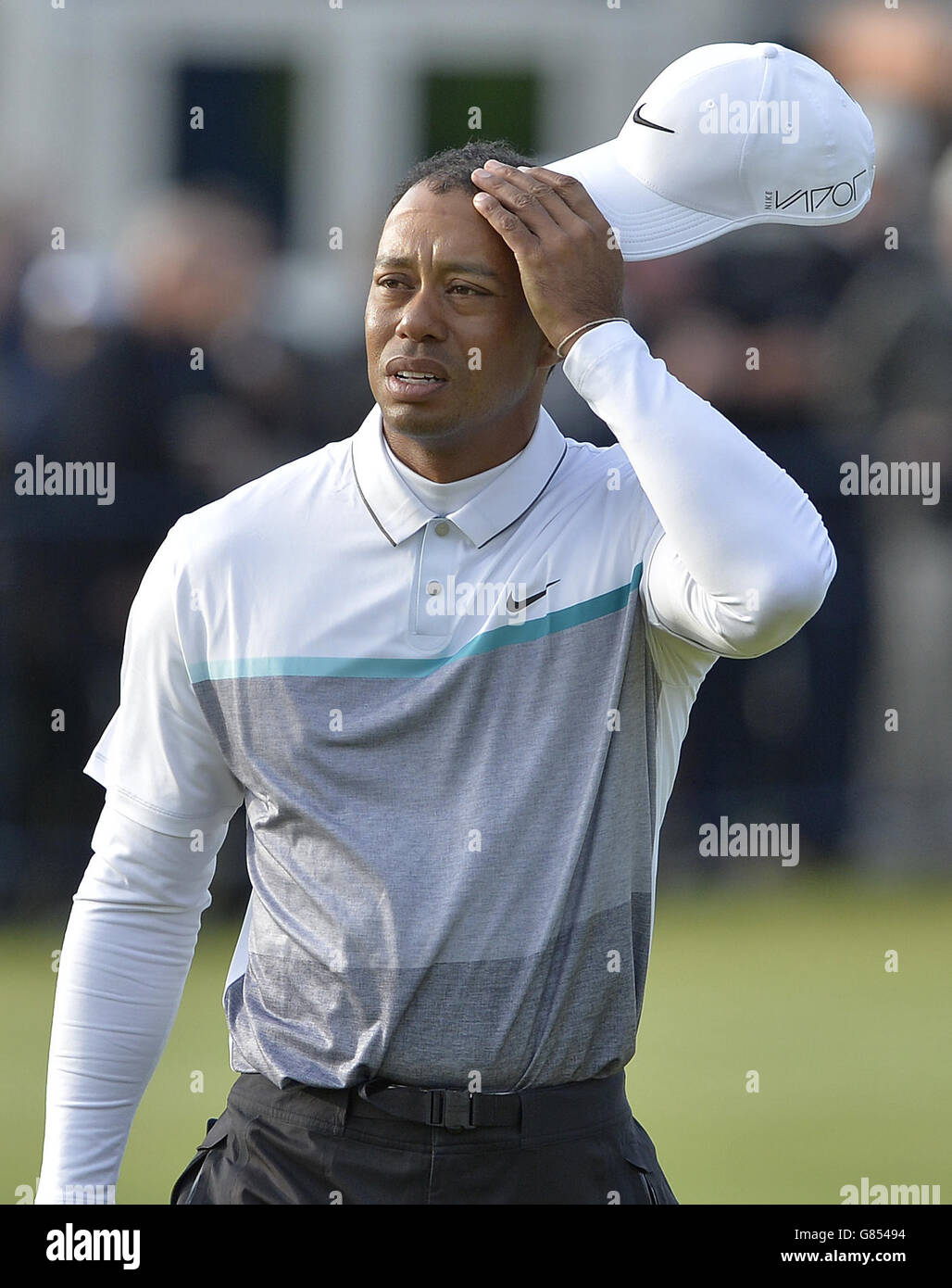 US's Tiger Woods sieht am 18. Am dritten Tag der Open Championship 2015 in St Andrews, Fife niedergeschlagen aus. Stockfoto