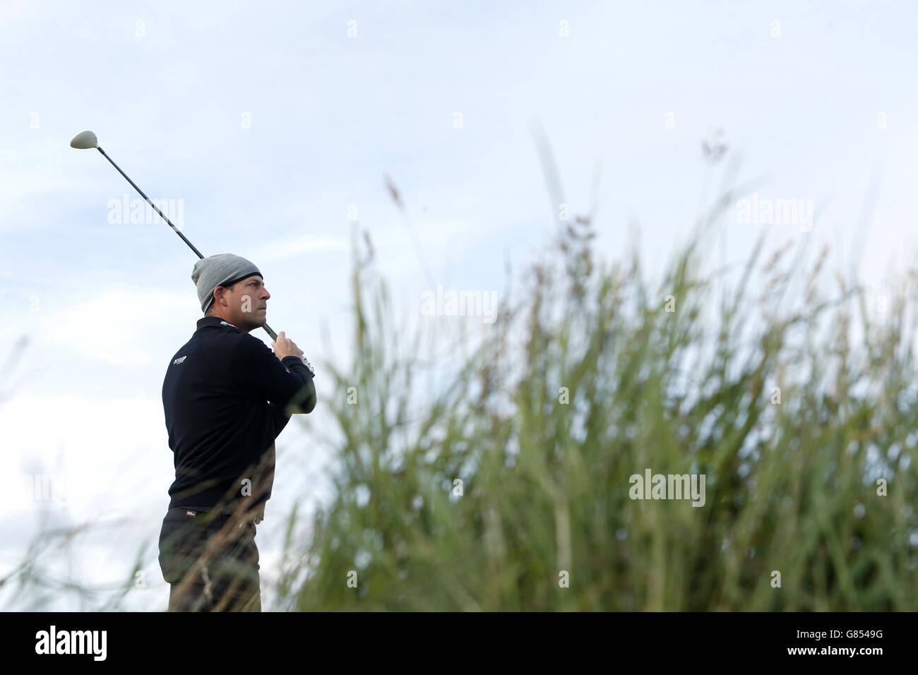 Am dritten Tag der Open Championship 2015 in St Andrews, Fife, schlägt sich Englands David Howell ab. Stockfoto