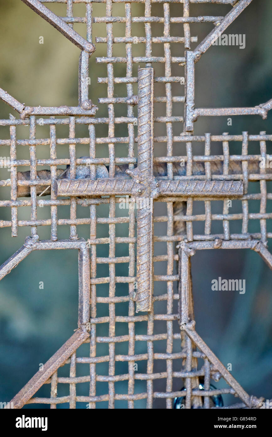 Nahaufnahme von einem Metallkreuz Stockfoto