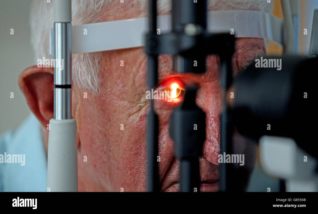 Globale chirurgische Augenbehandlung Stockfoto