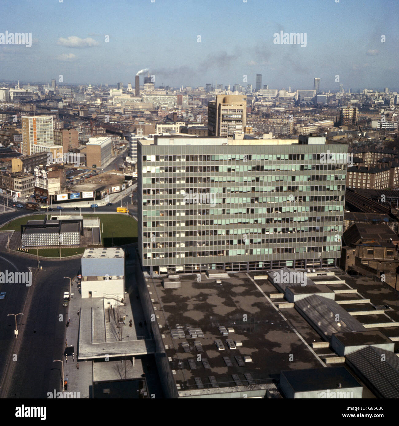 Blick von oben auf die Sanierung in der Elephant & Castle Gegend von London. Stockfoto