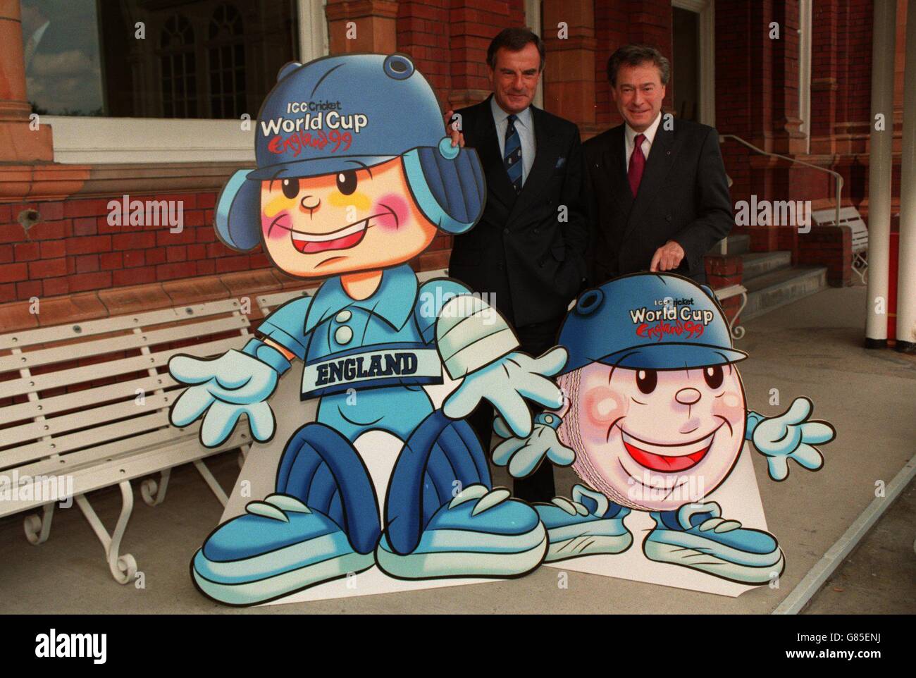 Cricket - Weltcup Lanuch. Lord Maclaurin und der Sportminister Tony Banks und die WM-Maskottchen Stockfoto