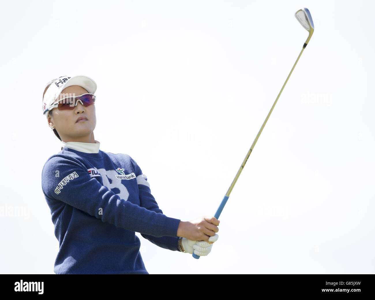 Die südkoreanische so Yeon Ryu greift ihr Make-up an, als sie am ersten Tag der Ricoh Women's British Open im Trump Turnberry Resort, South Ayrshire, auf das 11. Loch wartet. DRÜCKEN SIE VERBANDSFOTO. Bilddatum: Donnerstag, 30. Juli 2015. Siehe PA Geschichte GOLF Frauen. Der Bildnachweis sollte lauten: Kenny Smith/PA Wire. EINSCHRÄNKUNGEN: Nur für redaktionelle Zwecke. Keine kommerzielle Nutzung. Keine falsche kommerzielle Vereinigung. Keine Videoemulation. Keine Bildbearbeitung. Stockfoto