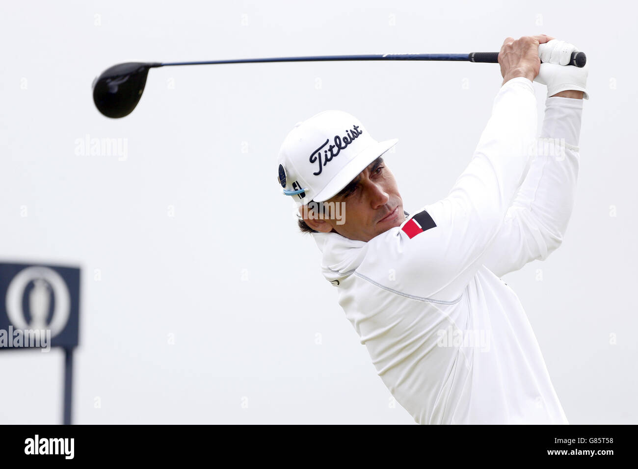 Spaniens Rafael Cabrera-Bello schlägt sich am ersten Tag der Open Championship 2015 in St Andrews, Fife ab. Stockfoto