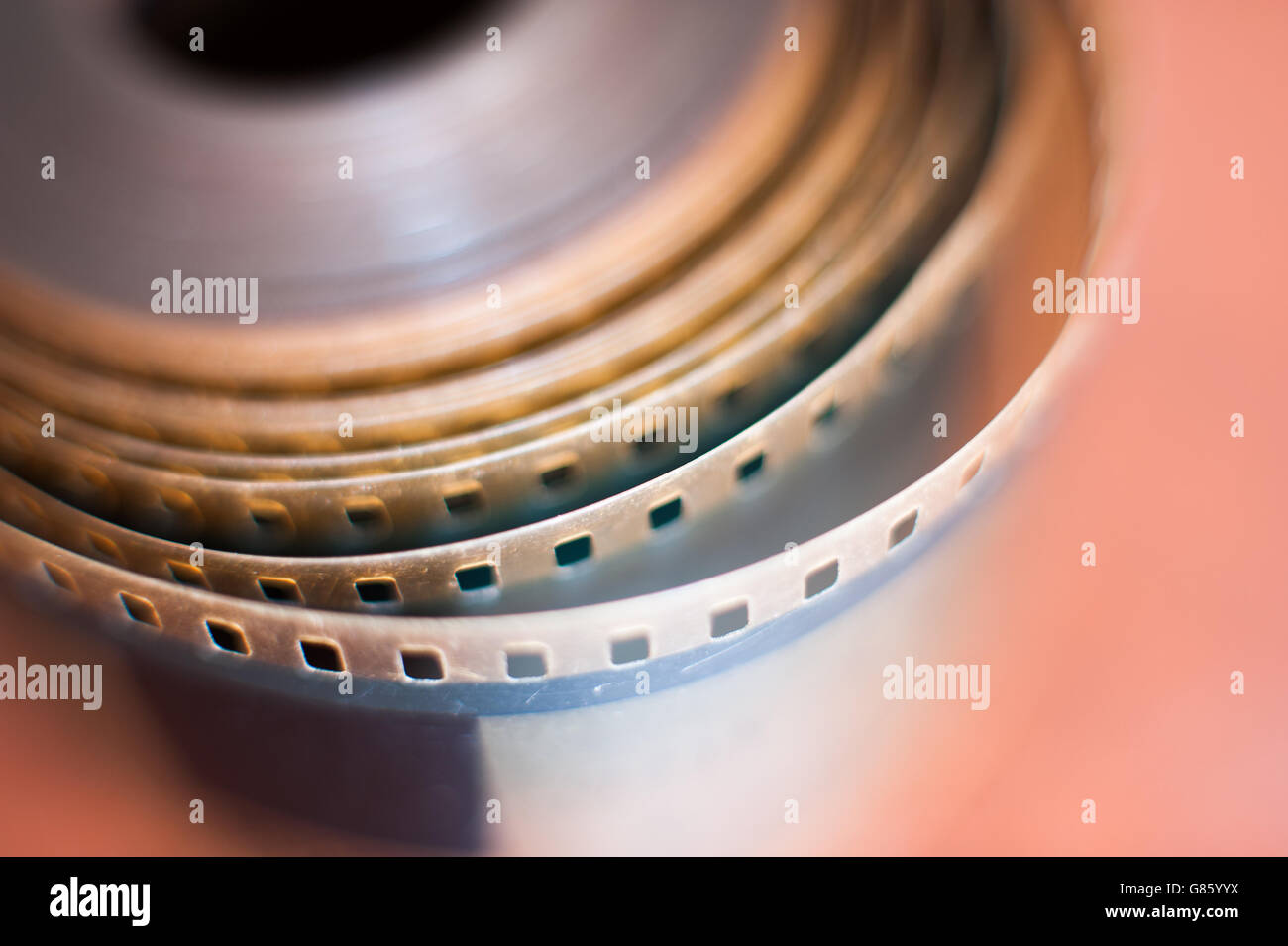 Detail der 35 mm Film Reel Perforationen, Makro schließen, selektiven Fokus Stockfoto