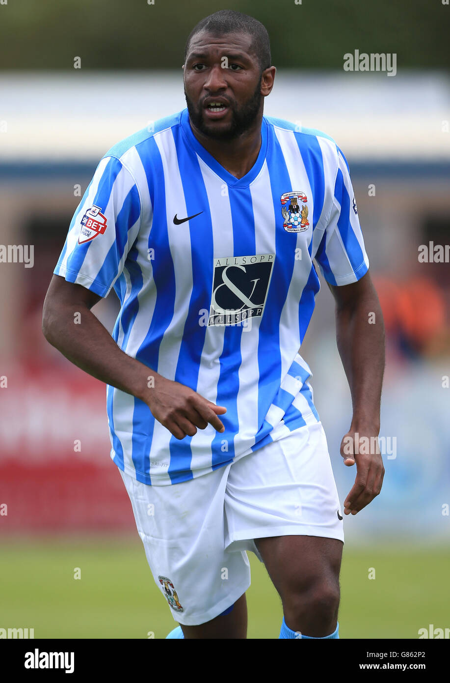 Fußball - vor der Saison freundlich - Coventry City / Oxford United - Liberty Way Stadium. Reda Johnson von Coventry City Stockfoto