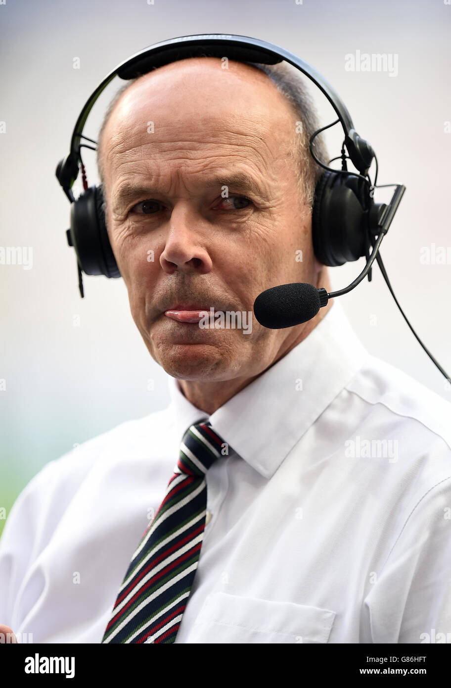 Ehemaliger England-Cheftrainer und Sky Sports Rugby-Experte Sir Clive Woodward Stockfoto