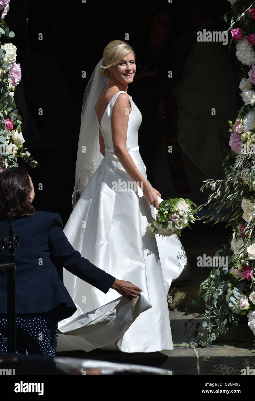 Declan Donnelly Hochzeit - Newcastle. Braut Ali Astall kommt zu ihrer Hochzeit mit Declan Donnelly in der St. Michael's Church, Elswick, Newcastle. Stockfoto