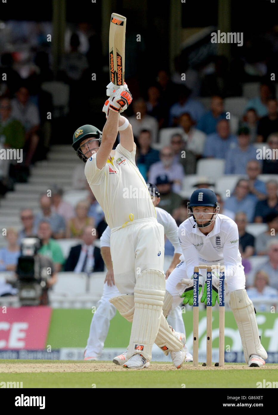 Der Australier Steve Smith erzielt am zweiten Tag des fünften Investec Ashes-Tests im Kia Oval, London, 100 Punkte, die er nicht herausholen konnte. DRÜCKEN SIE VERBANDSFOTO. Bilddatum: Freitag, 21. August 2015. Siehe PA Geschichte CRICKET England. Bildnachweis sollte lauten: Anthony Devlin/PA Wire. Keine kommerzielle Nutzung ohne vorherige schriftliche Zustimmung der EZB. Standbilder verwenden nur keine bewegten Bilder, um Broadcast zu emulieren. Keine Entfernung oder Verdunkelung von Sponsorlogos. Weitere Informationen erhalten Sie unter +44 (0)1158 447447 Stockfoto